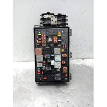 CAJA RELES / FUSIBLES 13343980 1110079AA C11000053 2010