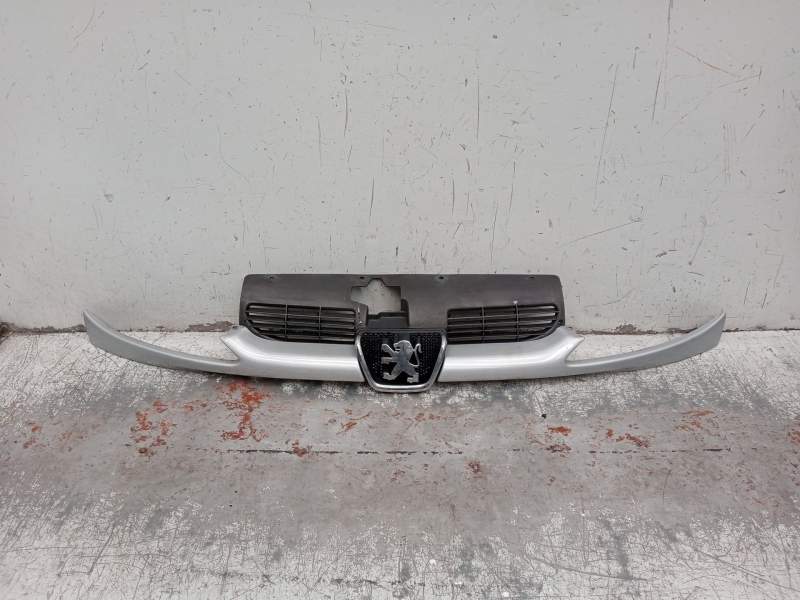 Recambio de rejilla delantera para peugeot 206 hatchback (2a/c) 1.4 i referencia OEM IAM   1998