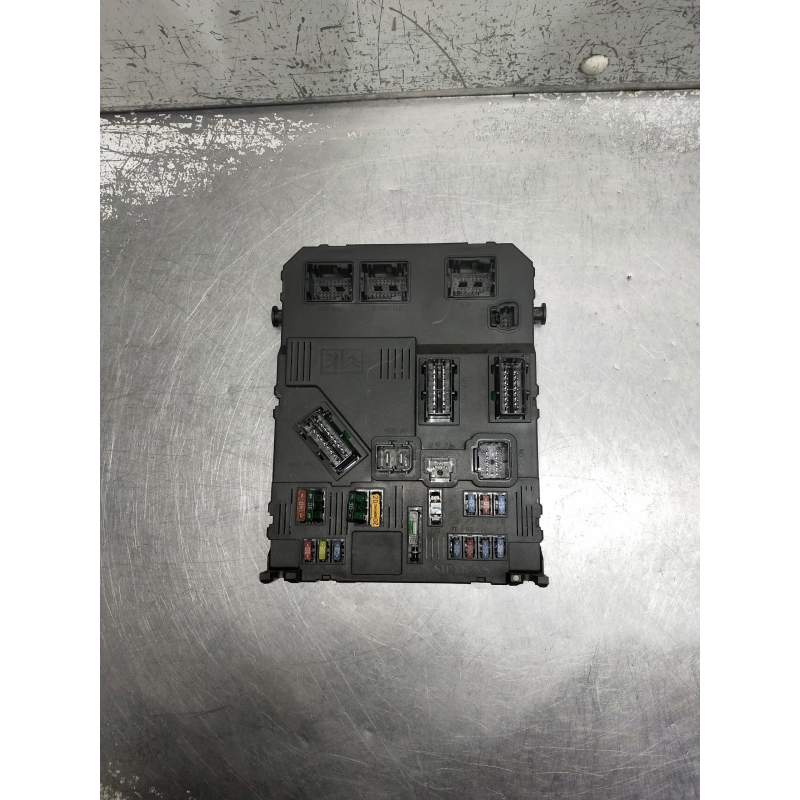 Recambio de caja reles / fusibles para peugeot 407 sw st confort pack referencia OEM IAM 9655708380 BSIS0200 S120104700
