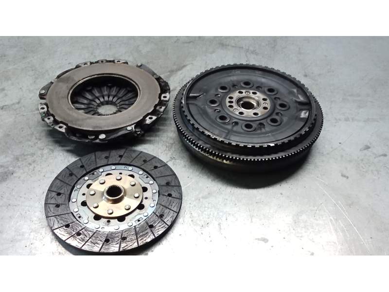Recambio de kit embrague para ssangyong actyon i 2.0 xdi referencia OEM IAM 3000951393  06