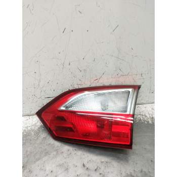 PILOTO TRASERO DERECHO INTERIOR AM5113A602AC 89500991 2010