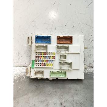 CAJA RELES / FUSIBLES AV6N14A073FF 519416570 AV6N14A073FF 2010