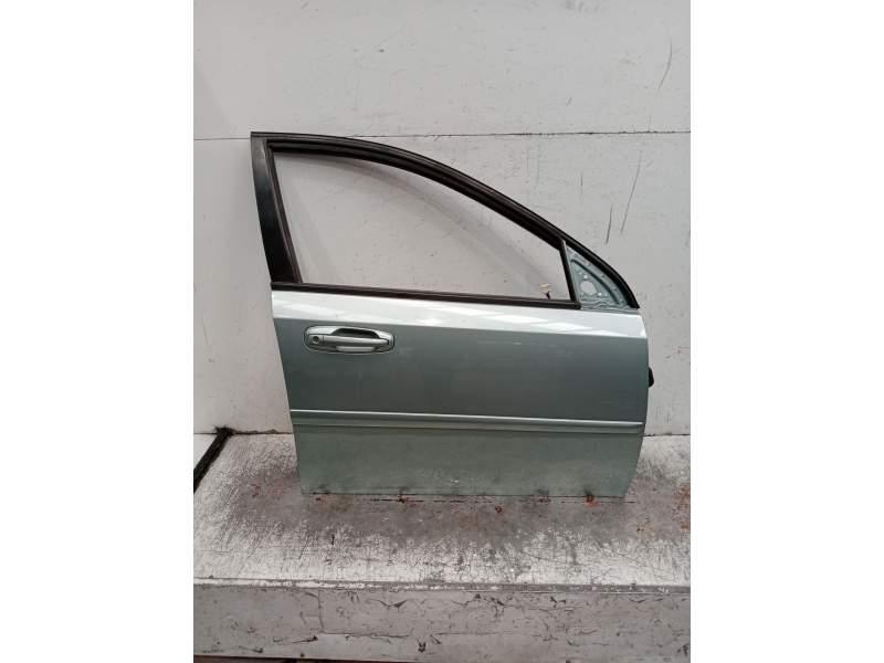 Recambio de puerta delantera derecha para chevrolet nubira sedán 1.6 referencia OEM IAM  4P 2005