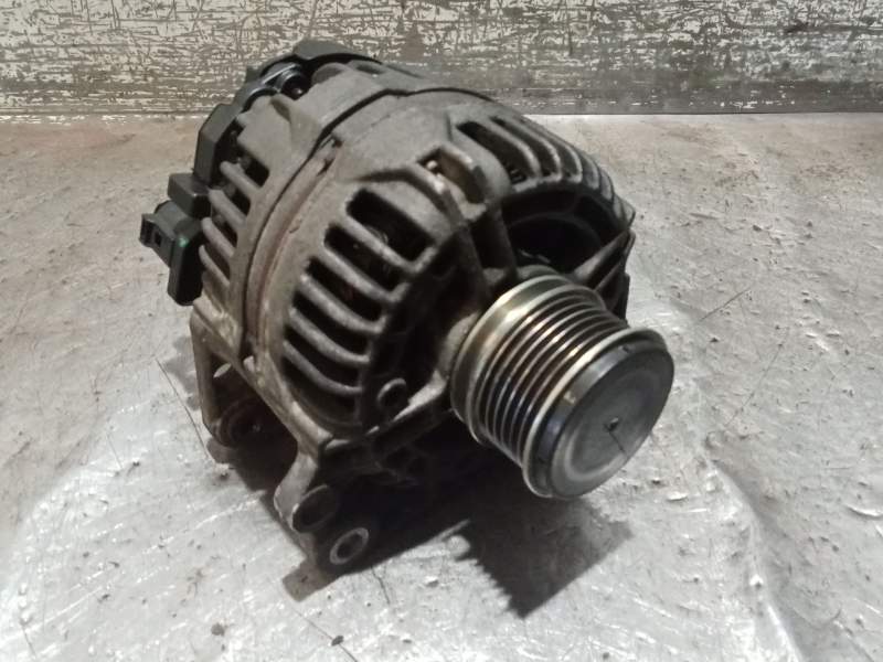 Recambio de alternador para seat ibiza iii (6l1) 1.9 tdi referencia OEM IAM 038903023L 0124325001 