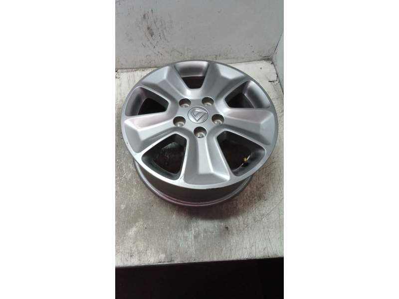 Recambio de llanta para dacia sandero referencia OEM IAM 6.5J16 405003157R 