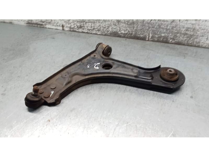 Recambio de brazo suspension inferior delantero izquierdo para chevrolet nubira sedán 1.6 referencia OEM IAM   05
