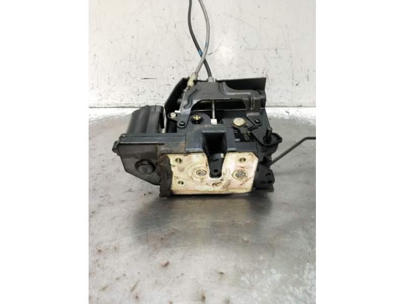 Recambio de motor cierre centralizado trasero izquierdo para ssangyong kyron 2.0 xdi referencia OEM IAM  5P 2005