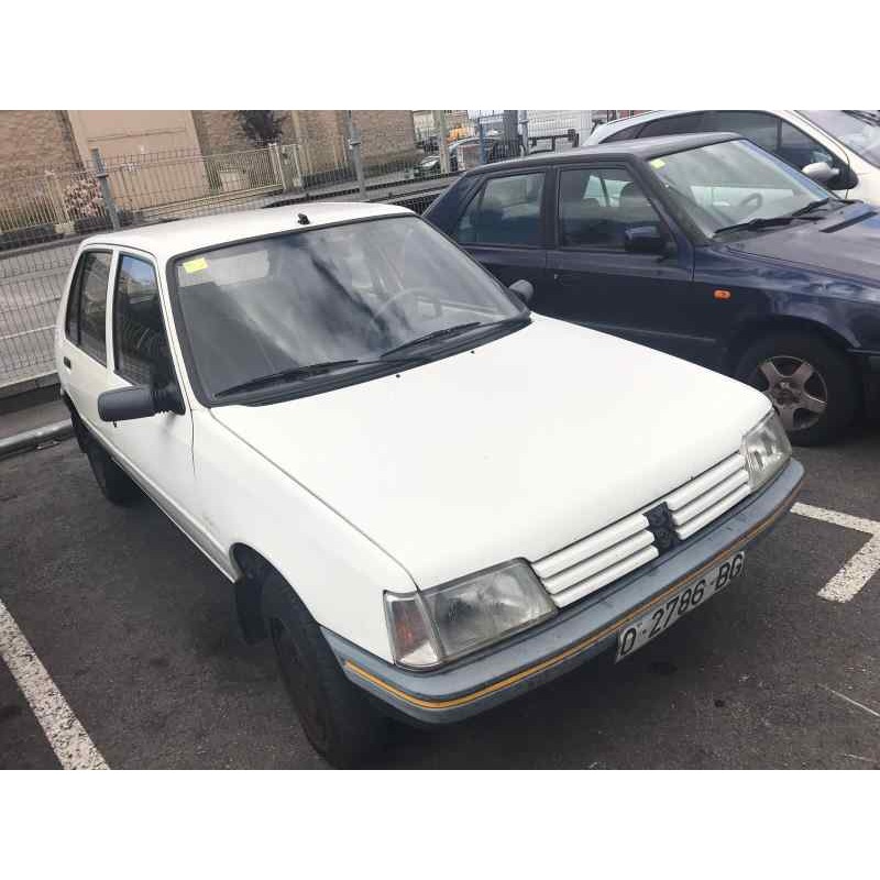 peugeot 205 berlina del año 1992