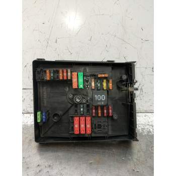 CAJA RELES / FUSIBLES 1K0937125D 2008