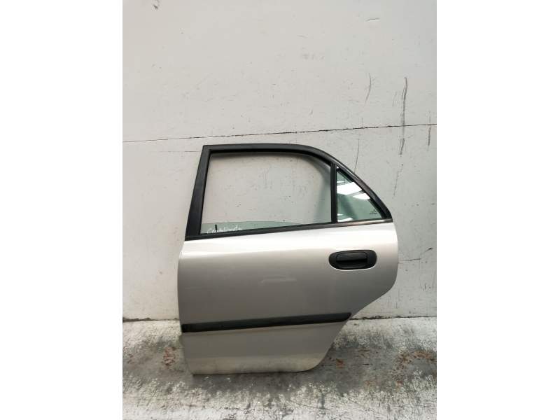 Recambio de puerta trasera izquierda para mitsubishi carisma (da_) 1.6 (da1a) referencia OEM IAM   
