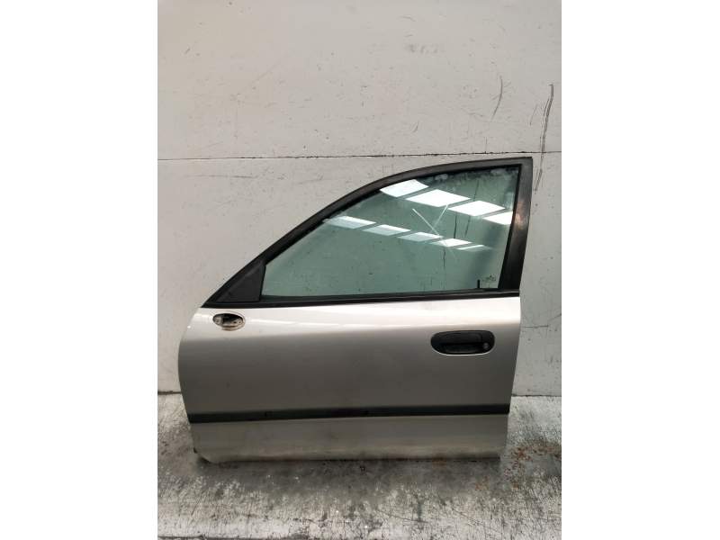 Recambio de puerta delantera izquierda para mitsubishi carisma (da_) 1.6 (da1a) referencia OEM IAM   