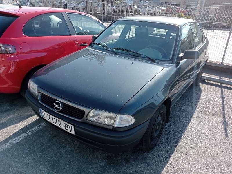 OPEL ASTRA F SEDÁN (T92)