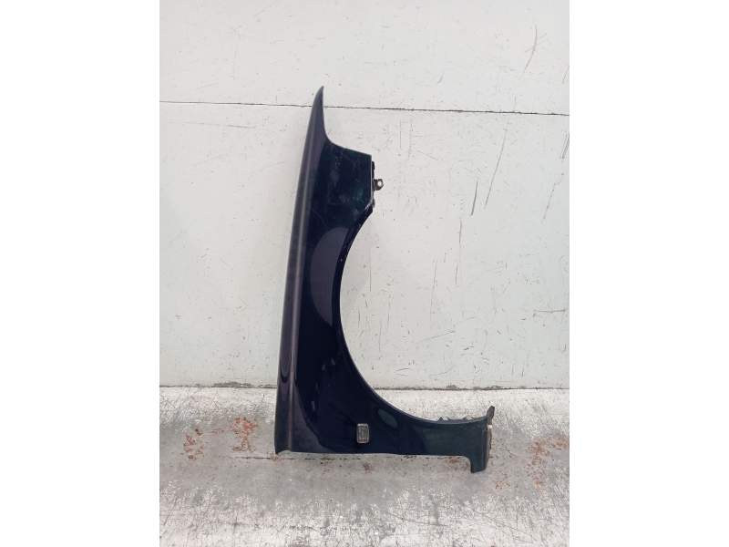 Recambio de aleta delantera derecha para volvo v40 station wagon (645) 1.6 referencia OEM IAM   2000