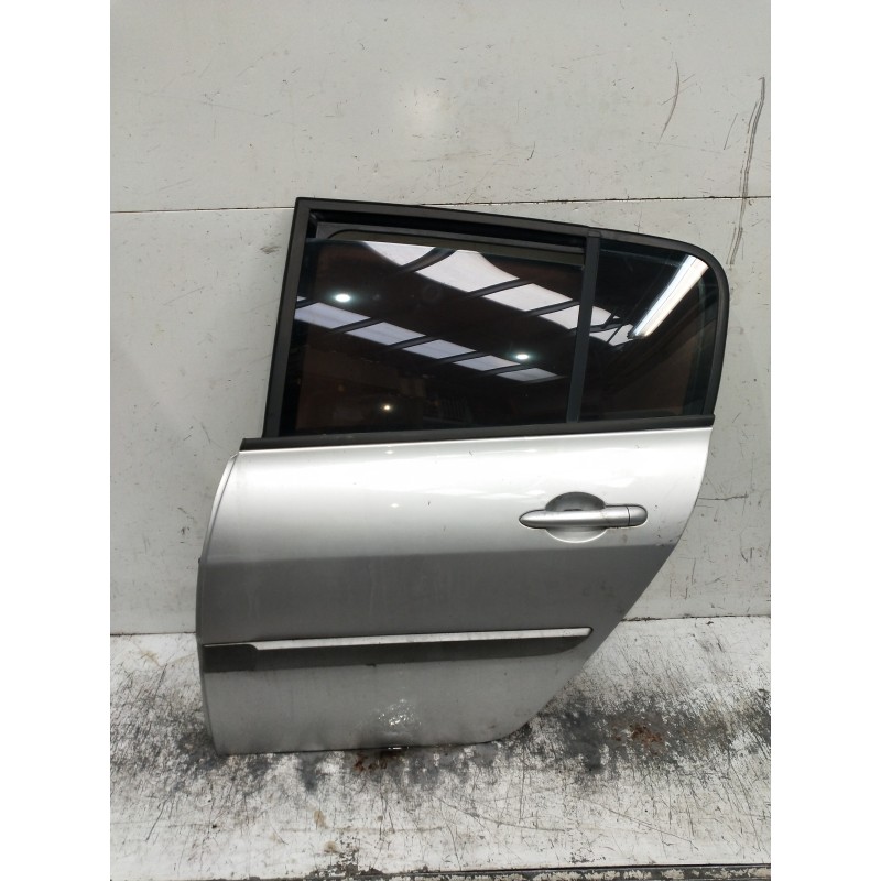 Recambio de puerta trasera izquierda para renault megane ii berlina 5p business referencia OEM IAM   5P