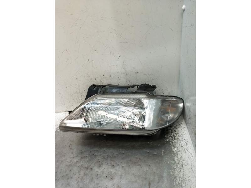 Recambio de faro izquierdo para citroën xsara (n1) 1.6 i referencia OEM IAM   