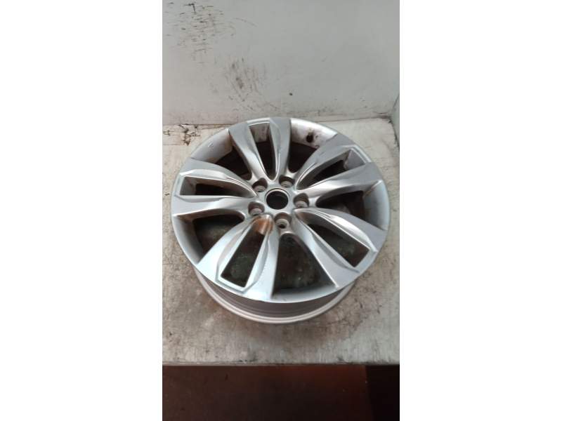 Recambio de llanta para kia sorento 2.5 crdi referencia OEM IAM 529102P180  