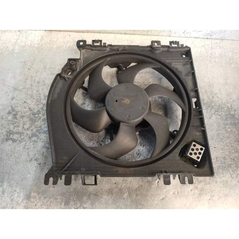 Recambio de electroventilador para renault clio iii 1.4 16v referencia OEM IAM 8200525991 14G 2005