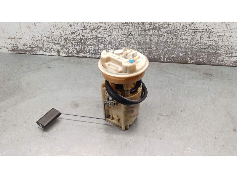 Recambio de bomba combustible para volvo v40 station wagon (645) 1.6 referencia OEM IAM 30858563 09751409900 00