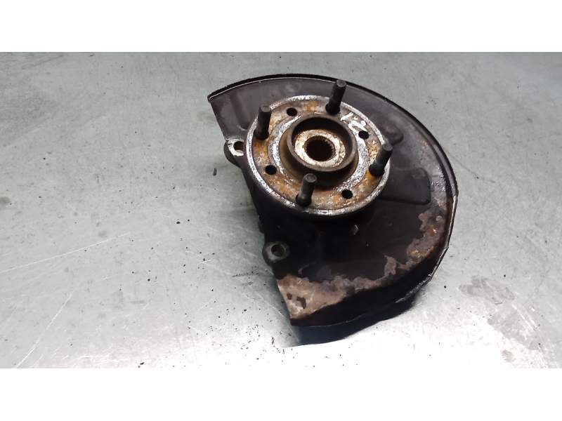 Recambio de mangueta delantera izquierda para volvo v40 station wagon (645) 1.6 referencia OEM IAM   00