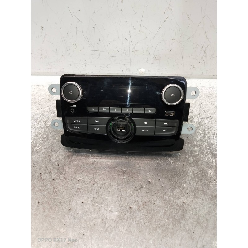 Recambio de sistema audio / radio cd para dacia spring referencia OEM IAM 281151798R  