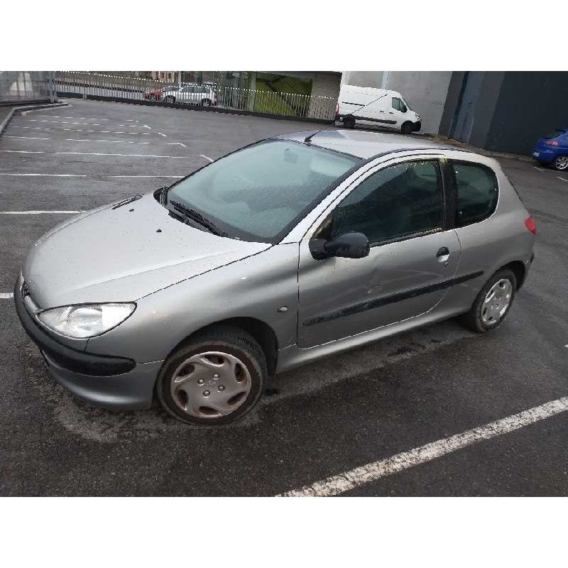 peugeot 206 berlina del año 2002