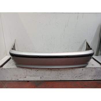 PARAGOLPES TRASERO 4P 2001