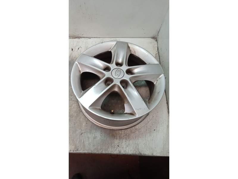 Recambio de llanta para kia ceed referencia OEM IAM 616 529101H230 