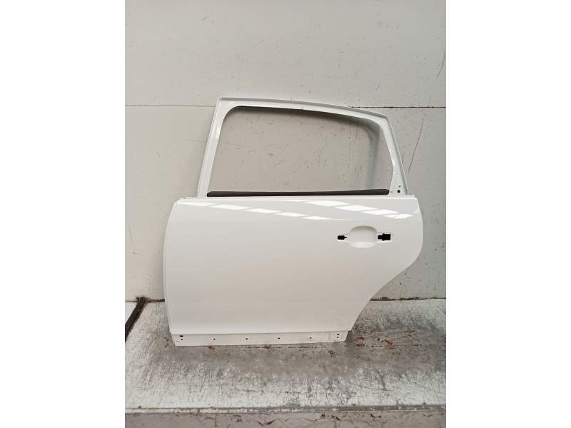 Recambio de puerta trasera izquierda para citroën c4 sedan collection referencia OEM IAM  4P 2004