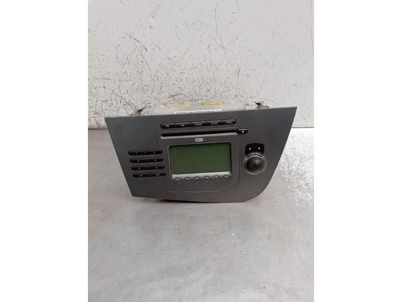 Recambio de sistema audio / radio cd para seat leon (1p1) 2.0 tdi referencia OEM IAM 1P1035186B 7646546366 2005