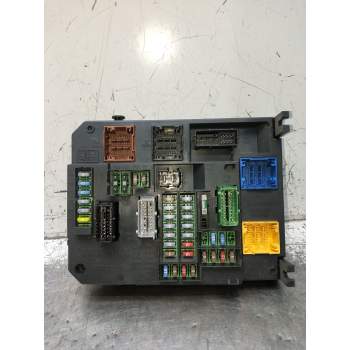 CAJA RELES / FUSIBLES 9664992380 BSIQ0500 S180121005G 2011