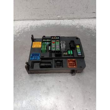 CAJA RELES / FUSIBLES 966554728000 BSIQ0100 S180121001H 740739950 2010