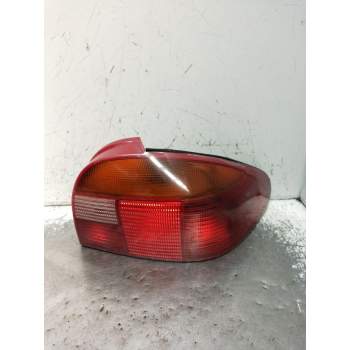 PILOTO TRASERO DERECHO 93B613N004 1993