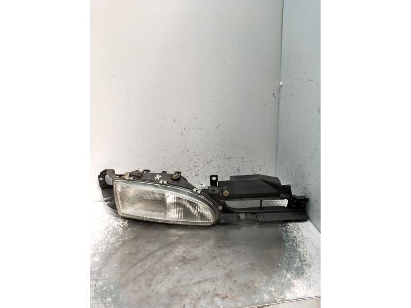Recambio de faro derecho para ford mondeo i sedán (gbp) 1.8 td referencia OEM IAM   1993