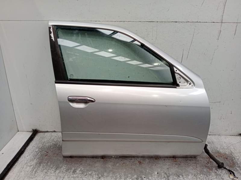 Recambio de puerta delantera derecha para nissan primera hatchback (p11) 2.0 td referencia OEM IAM  5P 