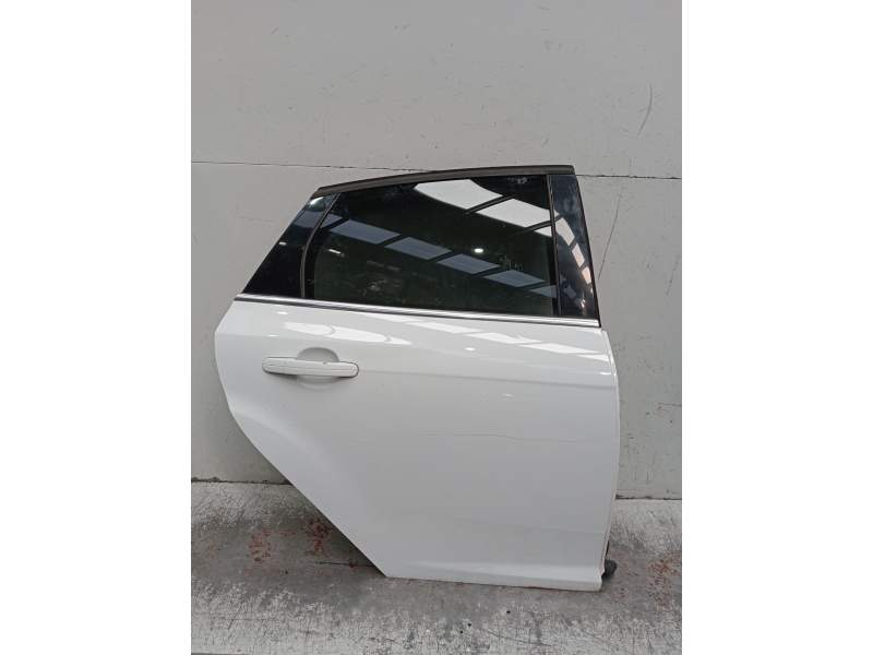 Recambio de puerta trasera derecha para ford focus iii 1.0 ecoboost referencia OEM IAM  5P 2014