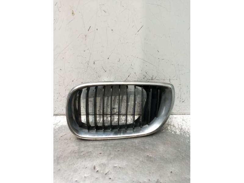 Recambio de rejilla delantera para bmw 3 (e46) 320 d referencia OEM IAM  IZQUIERDA 2001
