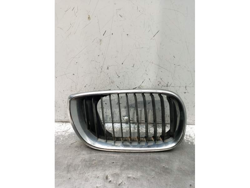 Recambio de rejilla delantera para bmw 3 (e46) 320 d referencia OEM IAM  DERECHA 2001