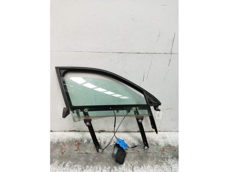 Recambio de elevalunas delantero derecho para audi a4 b6 avant (8e5) 2.0 referencia OEM IAM 8E0831462C 5P 2001