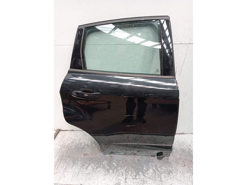 Recambio de puerta trasera derecha para ford c-max 1.0 ecoboost cat referencia OEM IAM   