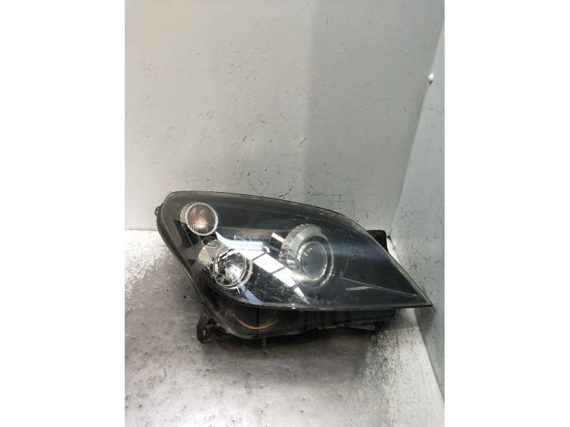 Recambio de faro derecho para opel astra h (a04) 1.9 cdti (l48) referencia OEM IAM 5DV00829000 XENON 