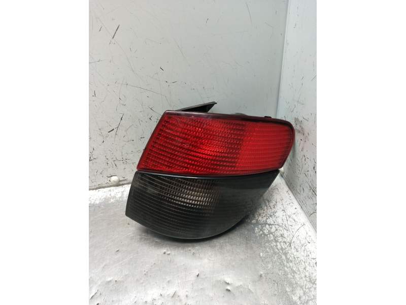 Recambio de piloto trasero derecho para peugeot 406 break (8e/f) 2.0 hdi 110 referencia OEM IAM   