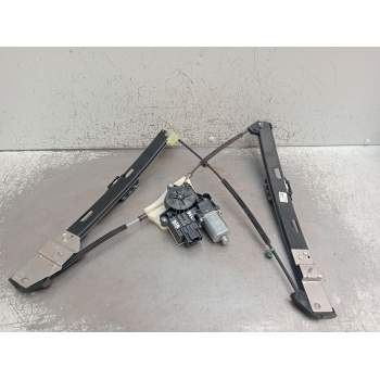 ELEVALUNAS DELANTERO DERECHO 0130822064 5P 20221123 2020