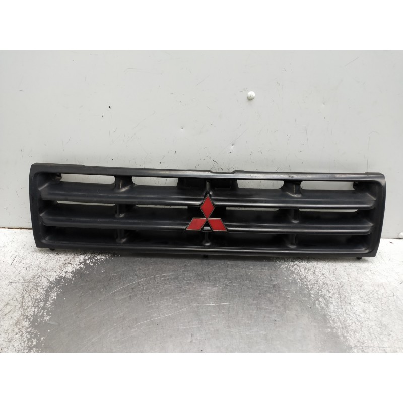 Recambio de rejilla delantera para mitsubishi montero (v20/v40) 2800 td glx (2-ptas.) referencia OEM IAM   