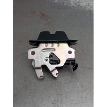 MOTOR CIERRE CENTRALIZADO PORTON 5F082750510S 5P 2020