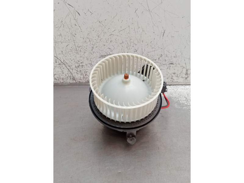 Recambio de motor calefaccion para seat arona (kj7, kjp) 1.0 tsi referencia OEM IAM 2Q1820021 FW936004 2020
