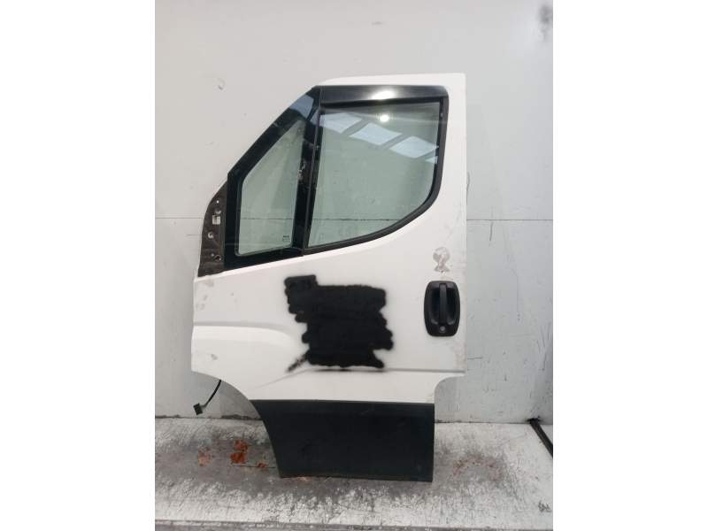 Recambio de puerta delantera izquierda para iveco daily vi furgoneta 33s13, 35s13, 35c13 referencia OEM IAM   