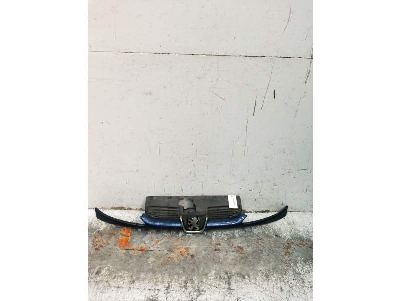 Recambio de rejilla delantera para peugeot 206 hatchback (2a/c) 1.1 i referencia OEM IAM   1998