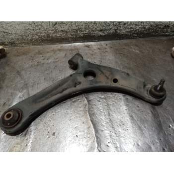 BRAZO SUSPENSION INFERIOR DELANTERO DERECHO 15G 2004