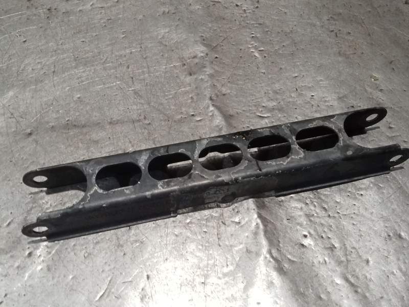 Recambio de brazo suspension inferior trasero izquierdo para bmw x1 (e84) sdrive 18 d referencia OEM IAM 676347703  