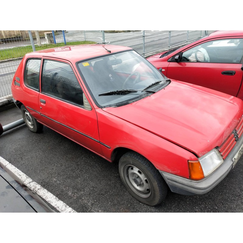 peugeot 205 berlina del año 1985